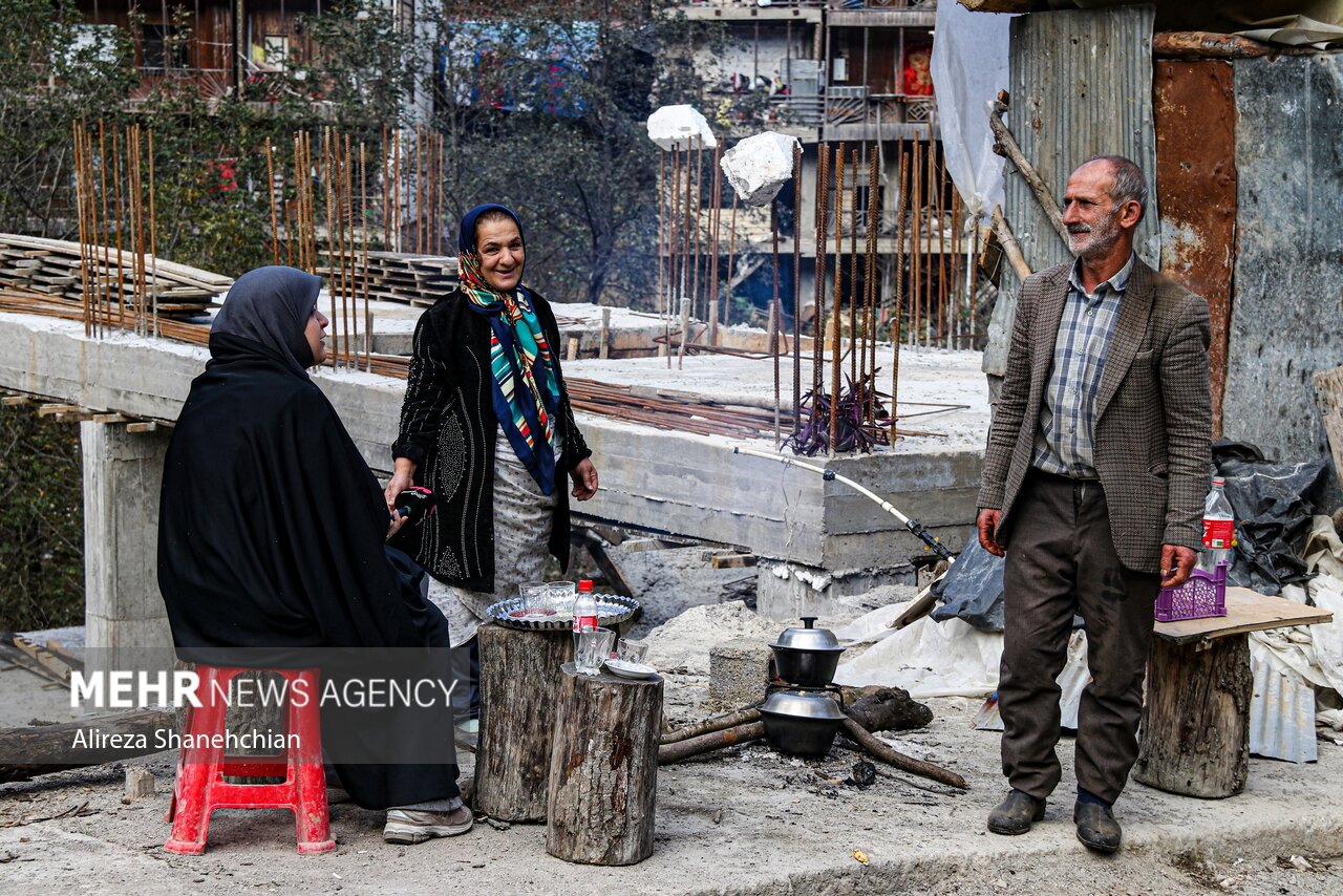امیدهایی روی خاکستر؛ وقتی دهکده چوبی گیلان هنوز نیمه‌جان است
