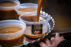 گزارش مهر از همت بانوان شهر بندرخمیر جهت تهیه غذا برای مدافعان وطن