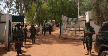 Nijerya'da okul baskınında 227 kişi kaçırıldı