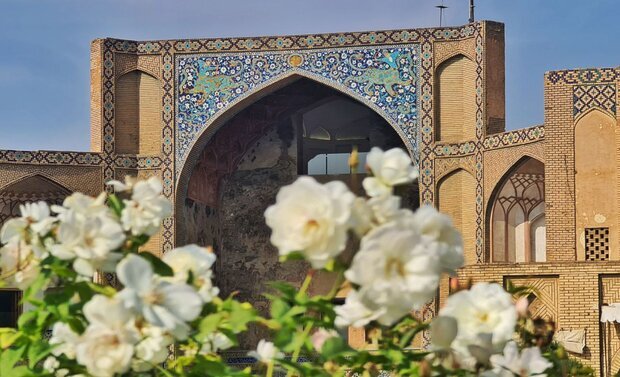 قوسِ نماد شهر اصفهان را تغییر ندهید؛ تاریخ بازطراحی نمی شود قوسِ نماد شهر اصفهان را تغییر ندهید؛ تاریخ بازطراحی نمی شود