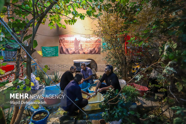 بیت‌النور؛ حکایت برکت برپایی روضه‌های حضرت زهرا(س) و پخت سمنو در یزد