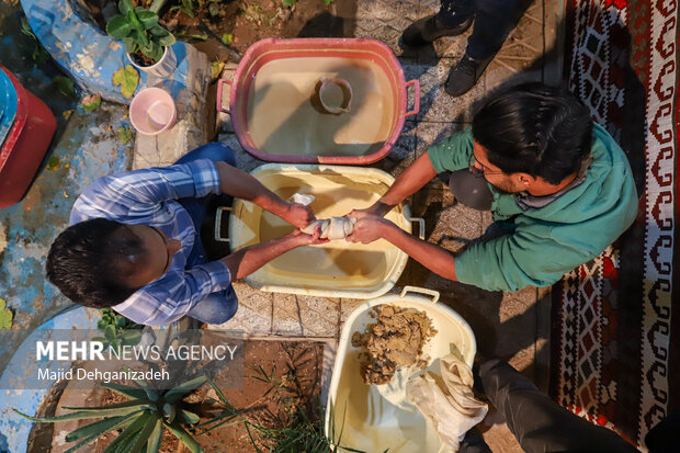پخت «سمنوی نذری» در یزد همزمان با ایام فاطمیه