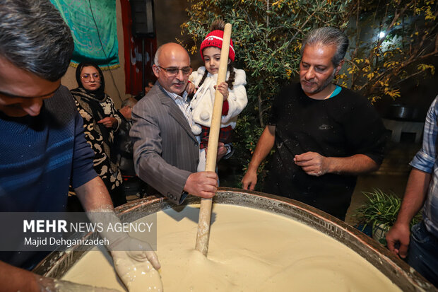 پخت «سمنوی نذری» در یزد همزمان با ایام فاطمیه