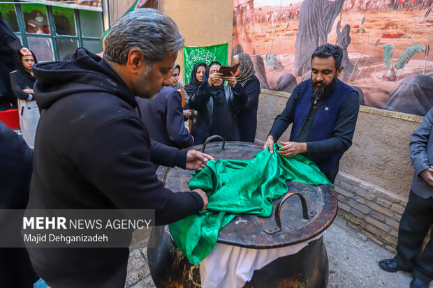 پخت «سمنوی نذری» در یزد همزمان با ایام فاطمیه
