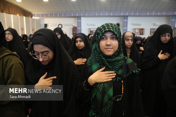 آئین بدرقه جمعی از دانش آموزان دختر مشهدی به راهیان نور