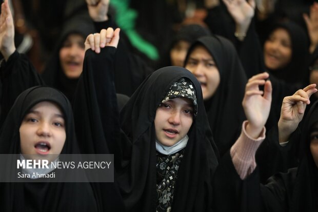 آئین بدرقه جمعی از دانش آموزان دختر مشهدی به راهیان نور