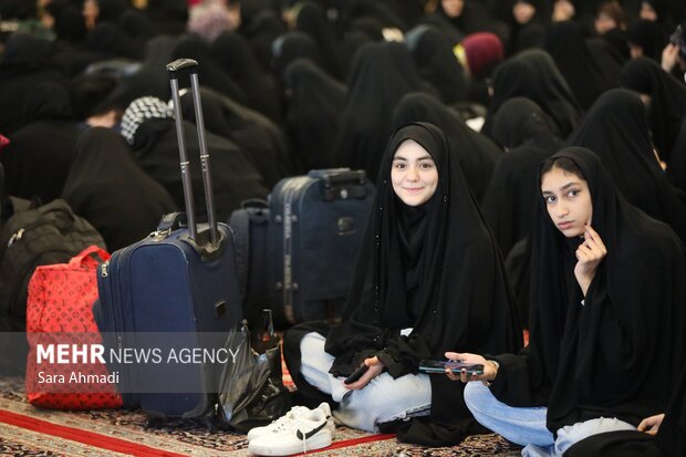 آئین بدرقه جمعی از دانش آموزان دختر مشهدی به راهیان نور