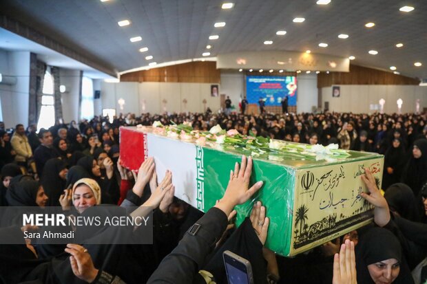 آیین بدرقه نوجوانان دهه هشتادی به کربلا