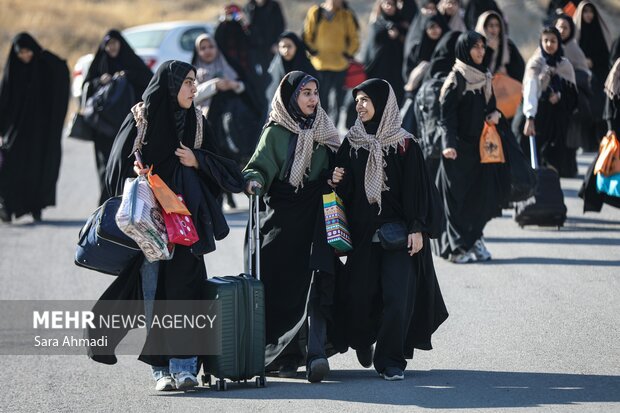 آیین بدرقه نوجوانان دهه هشتادی به کربلا