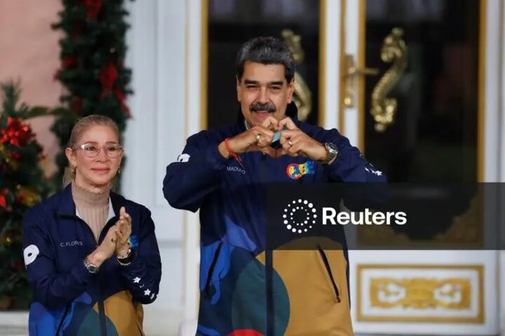 راهپیمایی دانشجویان ونزوئلایی در حمایت از مادورو