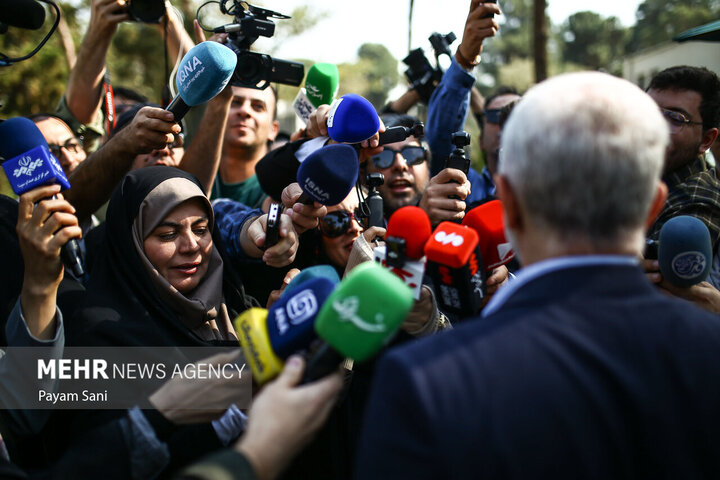 حاشیه جلسه هیئت دولت