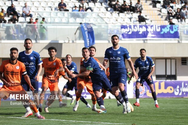 یک شانزدهم جام حذفی ایران گل‌گهر سیرجان و شناور سازی قشم