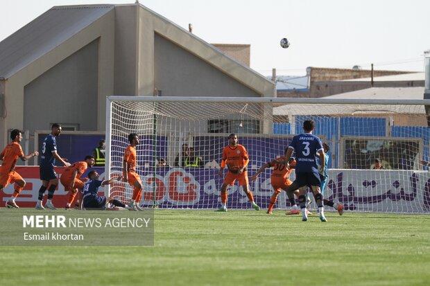 یک شانزدهم جام حذفی ایران گل‌گهر سیرجان و شناور سازی قشم