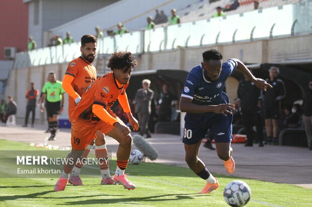 یک شانزدهم جام حذفی ایران گل‌گهر سیرجان و شناور سازی قشم