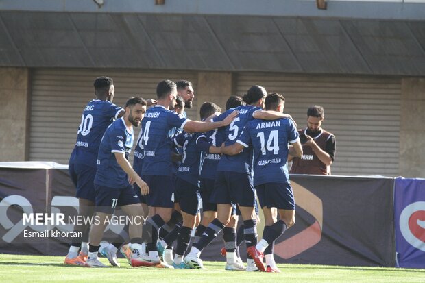 یک شانزدهم جام حذفی ایران گل‌گهر سیرجان و شناور سازی قشم