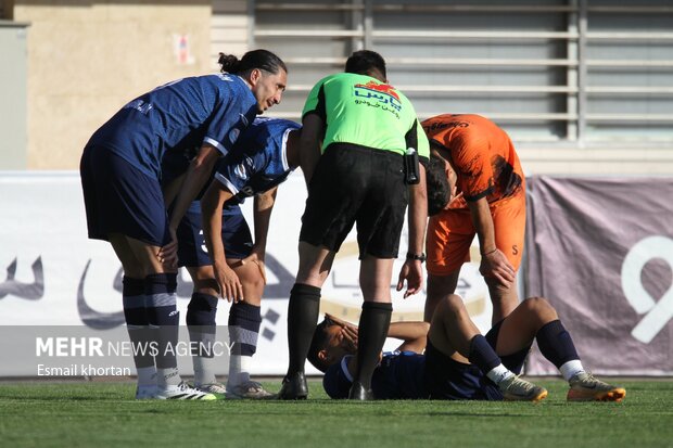 یک شانزدهم جام حذفی ایران گل‌گهر سیرجان و شناور سازی قشم