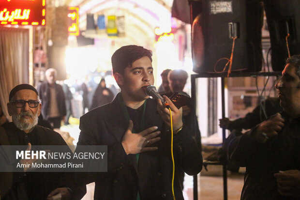 آیین چهارپایه خوانی در بازار قم