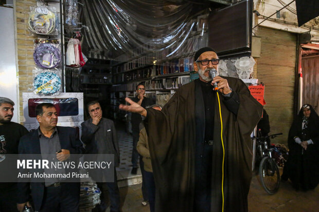 آیین چهارپایه خوانی در بازار قم