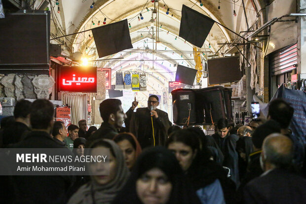 آیین چهارپایه خوانی در بازار قم