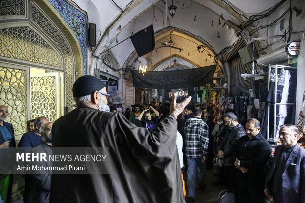 آیین چهارپایه خوانی در بازار قم