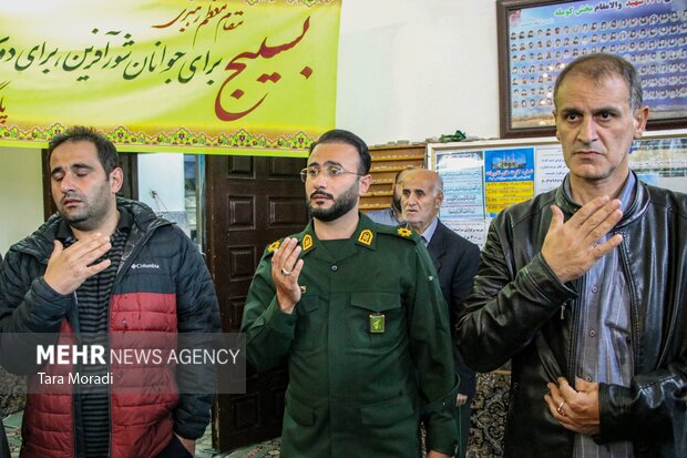 استقبال مردمان کومله از شهید خوشنام