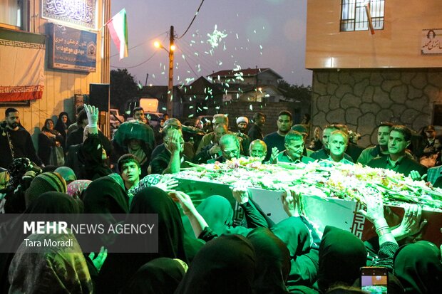استقبال مردمان کومله از شهید خوشنام