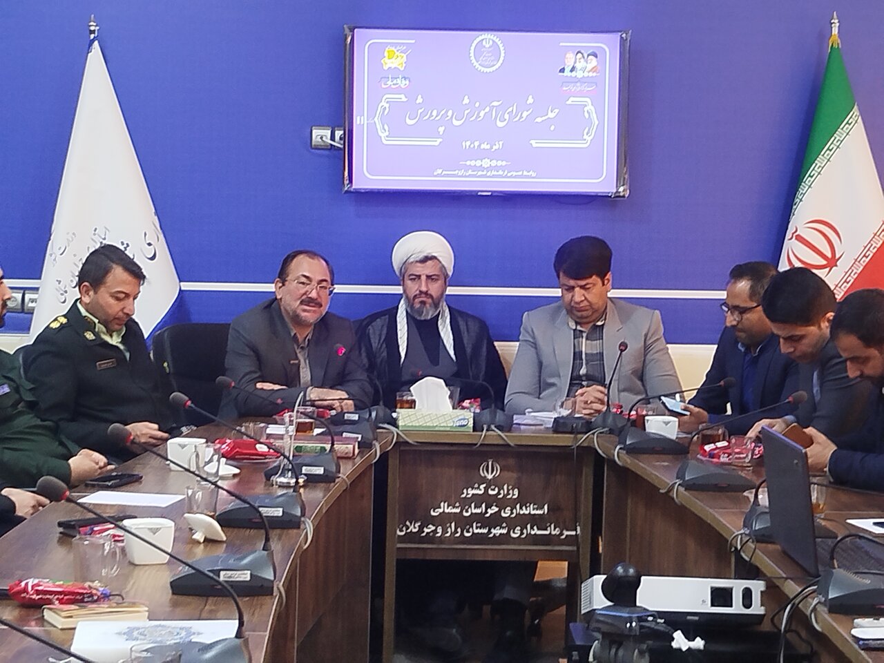 پاکمهر: عوامل فرهنگی و خانوادگی در شکلگیری هویت دانشآموزان مؤثرند پاکمهر: عوامل فرهنگی و خانوادگی در شکلگیری هویت دانشآموزان مؤثرند