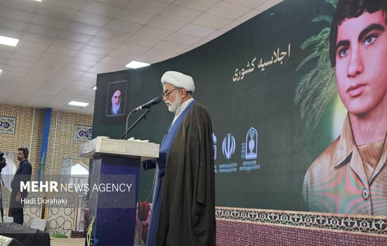 احمدی: شکاف معیشتی بین فرهنگیان و شاغلان صنعت نفت و گاز کاهش یابد