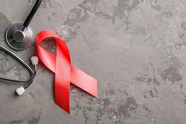 بر اساس گزارش‌های جدید، ۹۴ درصد از بیماران مبتلا به HIV در ایران که از درمان منظم استفاده کرده‌اند، دیگر ناقل ویروس به شمار نمی‌آیند. این یافته‌ها نشان‌دهنده پیشرفت‌های چشمگیر در کنترل این بیماری در کشور است.