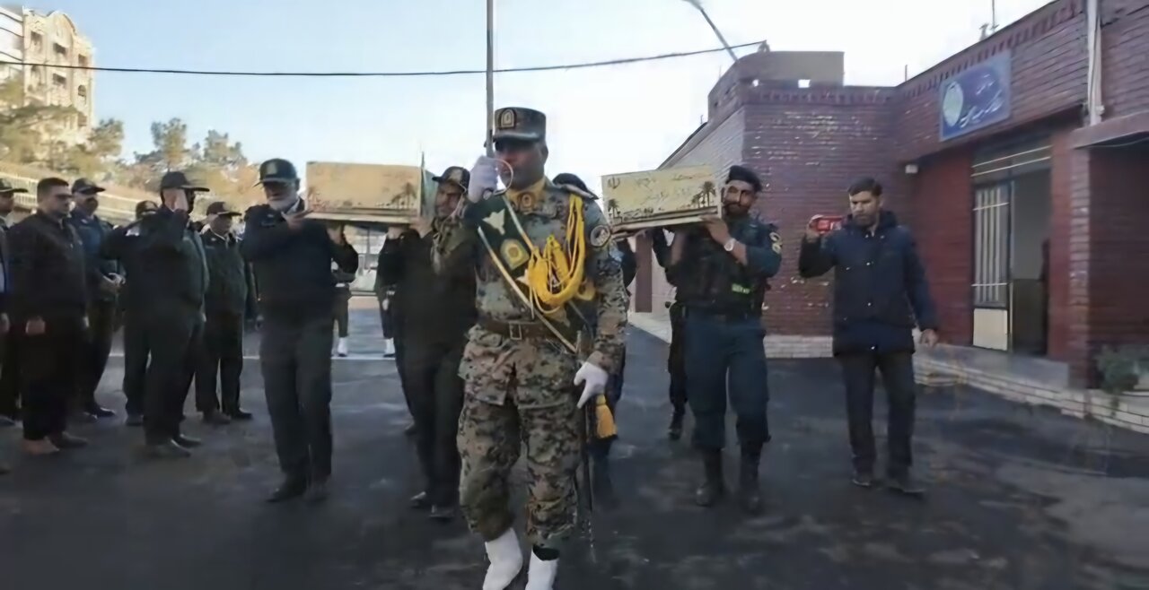 تجدید پیمان با شهید گمنام؛ استقبال پلیس سمنان از پیکر مطهر شهدا تجدید پیمان با شهید گمنام؛ استقبال پلیس سمنان از پیکر مطهر شهدا