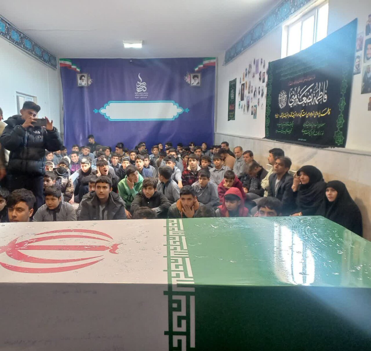 مراسم وداع با شهید گمنام در دبیرستان صدرا قروه