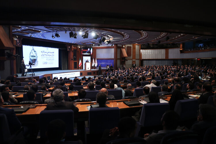 پزشکیان: تولید برق تجدید پذیر ۷۰۰ برابر افزایش خواهد یافت