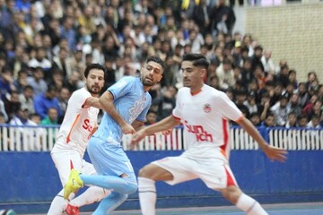 گیتی‌پسند باخت و صدرنشین ماند؛ برد ارزشمند گهر در اصفهان