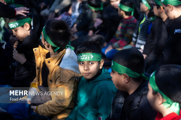 مراسم عزاداری ایام فاطمیه در منطقه قیام تهران