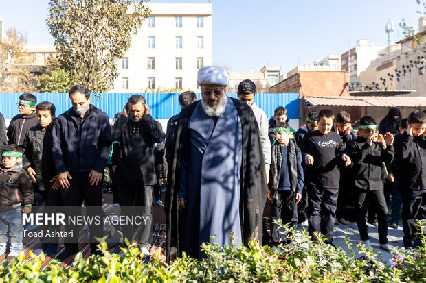 مراسم عزاداری ایام فاطمیه در منطقه قیام تهران