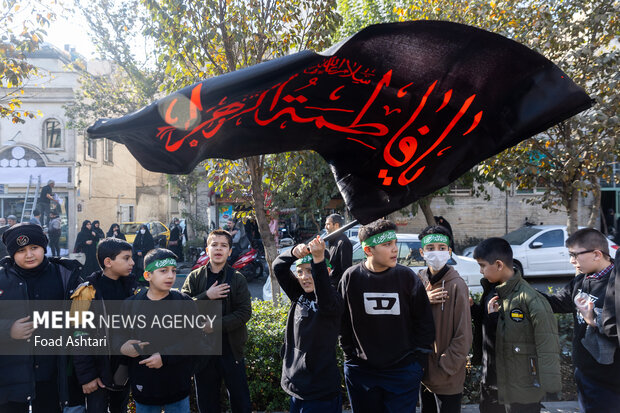 مراسم عزاداری ایام فاطمیه در منطقه قیام تهران