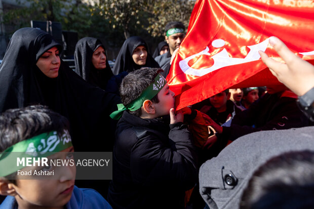 مراسم عزاداری ایام فاطمیه در منطقه قیام تهران