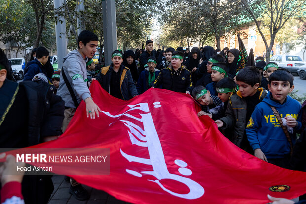 مراسم عزاداری ایام فاطمیه در منطقه قیام تهران