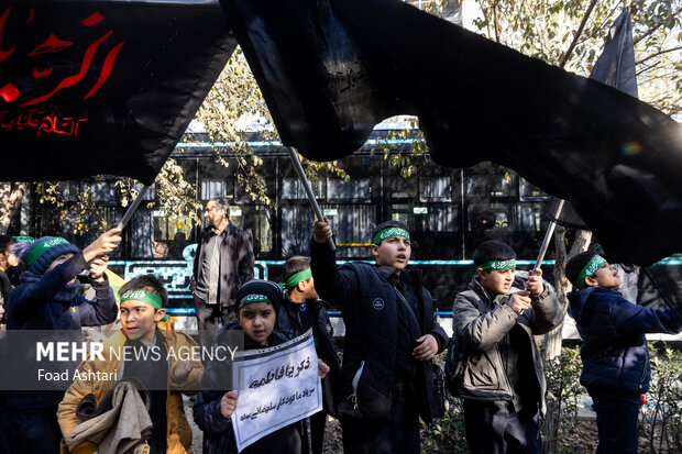 مراسم عزاداری ایام فاطمیه در منطقه قیام تهران