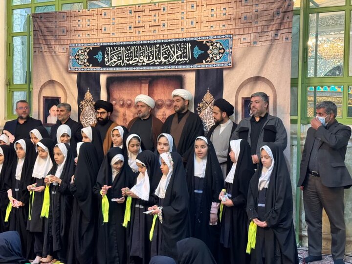 محفل انس با قرآن دختران نوجوان در امامزاده صالح فرحزاد محفل انس با قرآن دختران نوجوان در امامزاده صالح فرحزاد