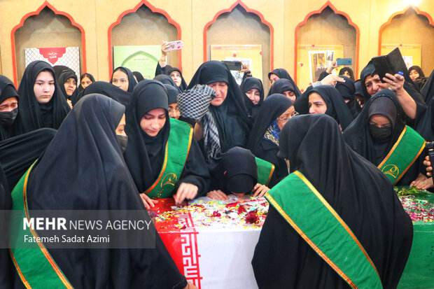 دسته عزاداری بانوان در قم