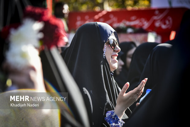 تشییع پیکر مطهر ۱۲ شهید گمنام در دانشگاه اصفهان