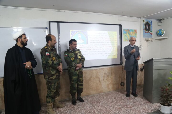 امیرکرمی: یک وجب خاک ایران در جنگ تحمیلی به تصرف دشمن درنیامد