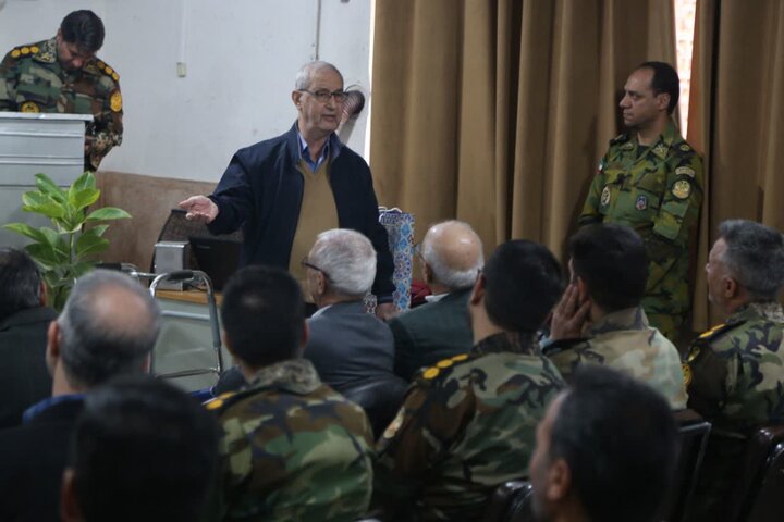 امیرکرمی: یک وجب خاک ایران در جنگ تحمیلی به تصرف دشمن درنیامد