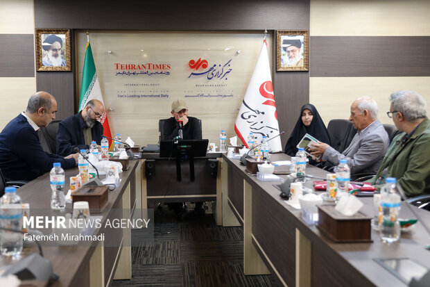 تحلیل آثار ادبی بدون تفکیک واقعیت و داستان ممکن نیست