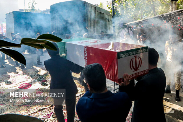 آیین بدرقه پیکر مطهر 100 شهید گمنام دفاع مقدس در معراج شهدا 16