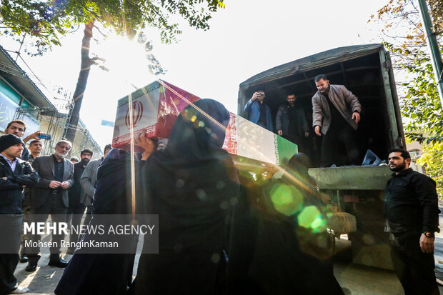 آیین بدرقه پیکر مطهر 100 شهید گمنام دفاع مقدس در معراج شهدا 17