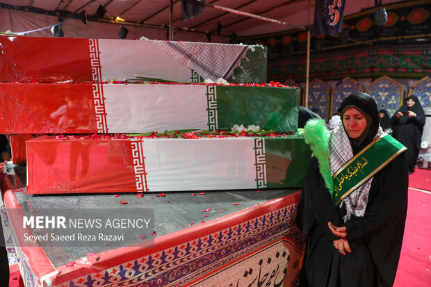 مراسم وداع با پیکرهای 100 شهید گمنام دوران دفاع مقدس 33