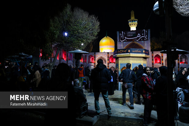 بازنمایی صحن انقلاب حرم رضوی در میدان نبوت