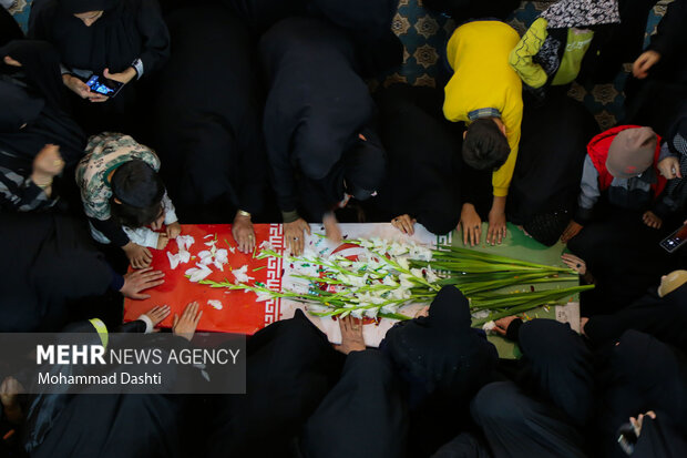 شب وداع با شهدای گمنام دفاع مقدس در اردبیل